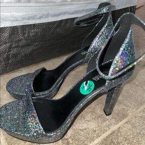 NWOT Michael Kors Iridescent Shinny Heels size7.5